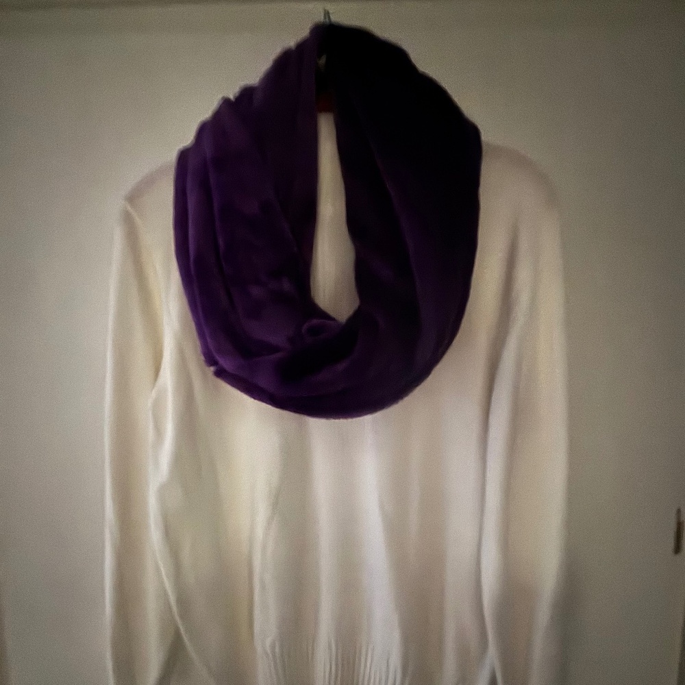 Beautiful PURPLE INFINITY SCARF with POCKET